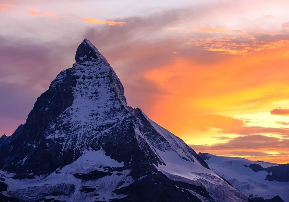Mont Cervin au coucher du soleil