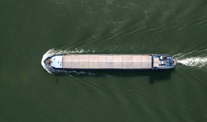 Naviguer sur le fleuve Rhône